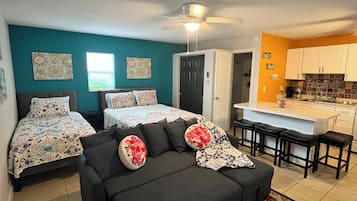 1 bedroom, iron/ironing board, free WiFi, bed sheets