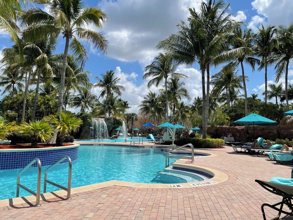 Pool - Charming studio in terrific Bonita Springs Hyatt Vacation Club is truly awesome (Bonita Springs)