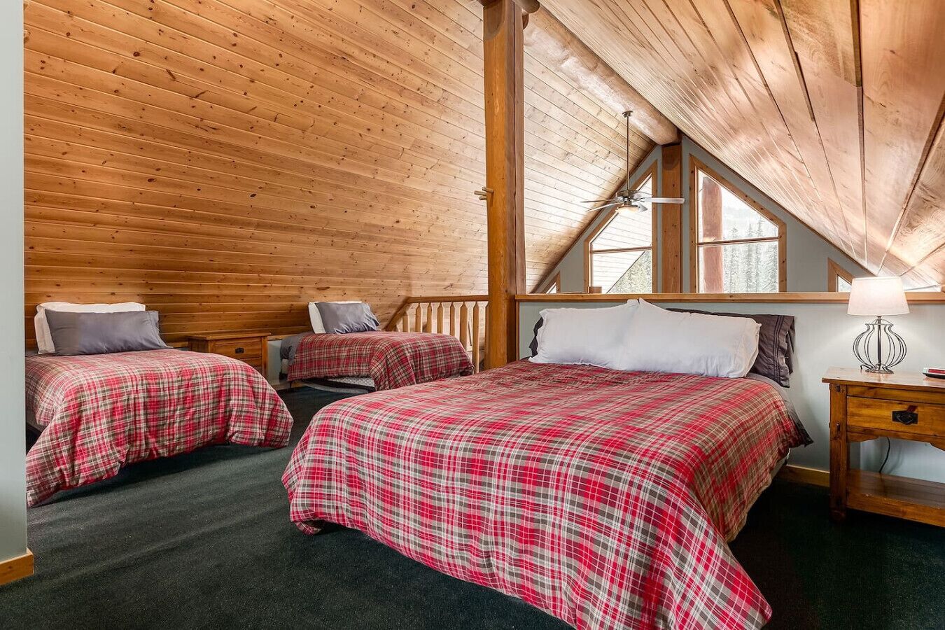 Een strijkplank/strijkijzer, gratis wifi, beddengoed