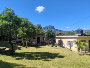 Exterior - Perfect 1-bedroom house in enchanting Tepoztlán for your getaway (Tepoztlán)