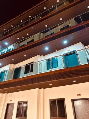 Exterior - HOTEL SEA QUEEN SUITE & GOLF CART RENTAL (San Pedro)