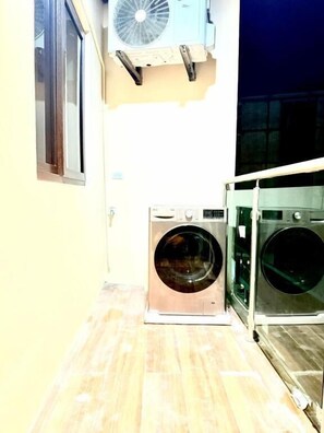 Suite, balkong, sjøutsikt | Innvendig