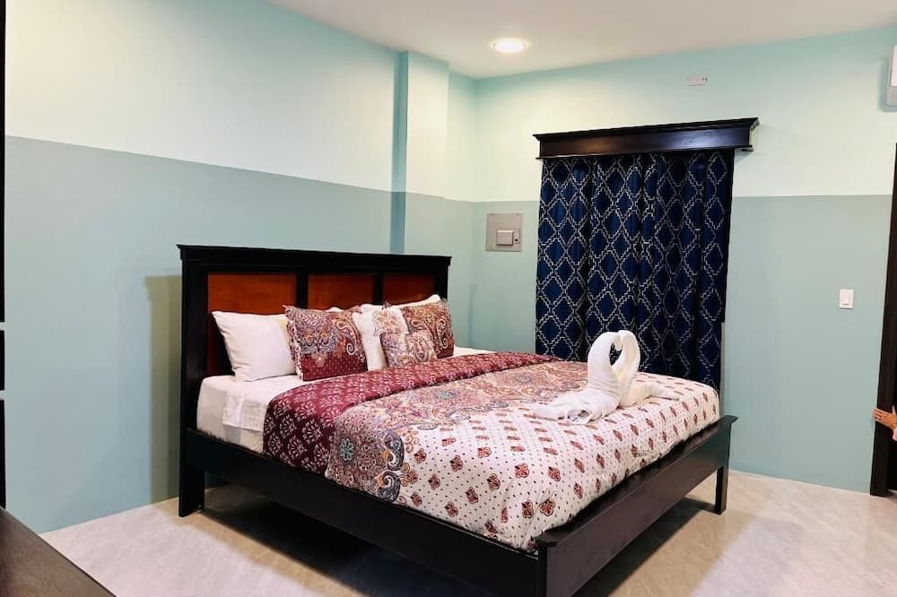 HOTEL SEA QUEEN SUITE & GOLF CART RENTAL