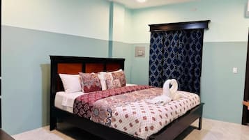 Lydisolert, strykejern/-brett og wi-fi (inkludert)