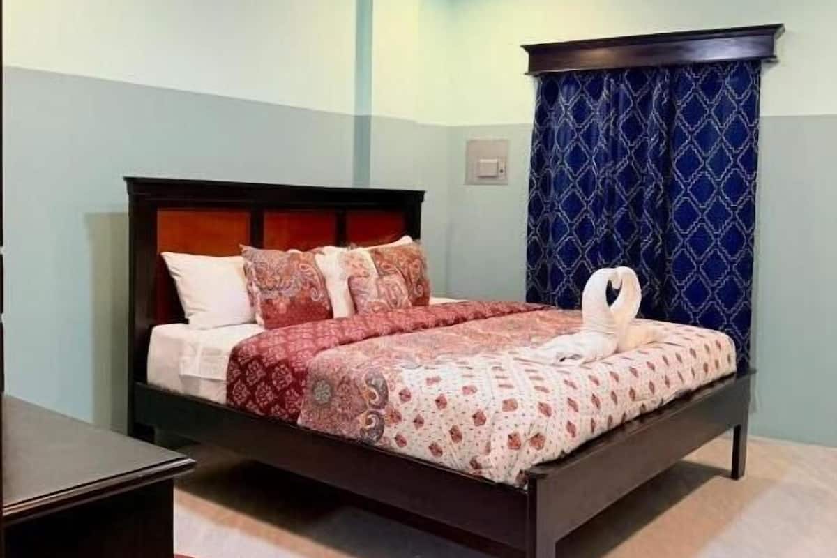 Suite, Balcony, Sea View | Soundproofing, iron/ironing board, free WiFi