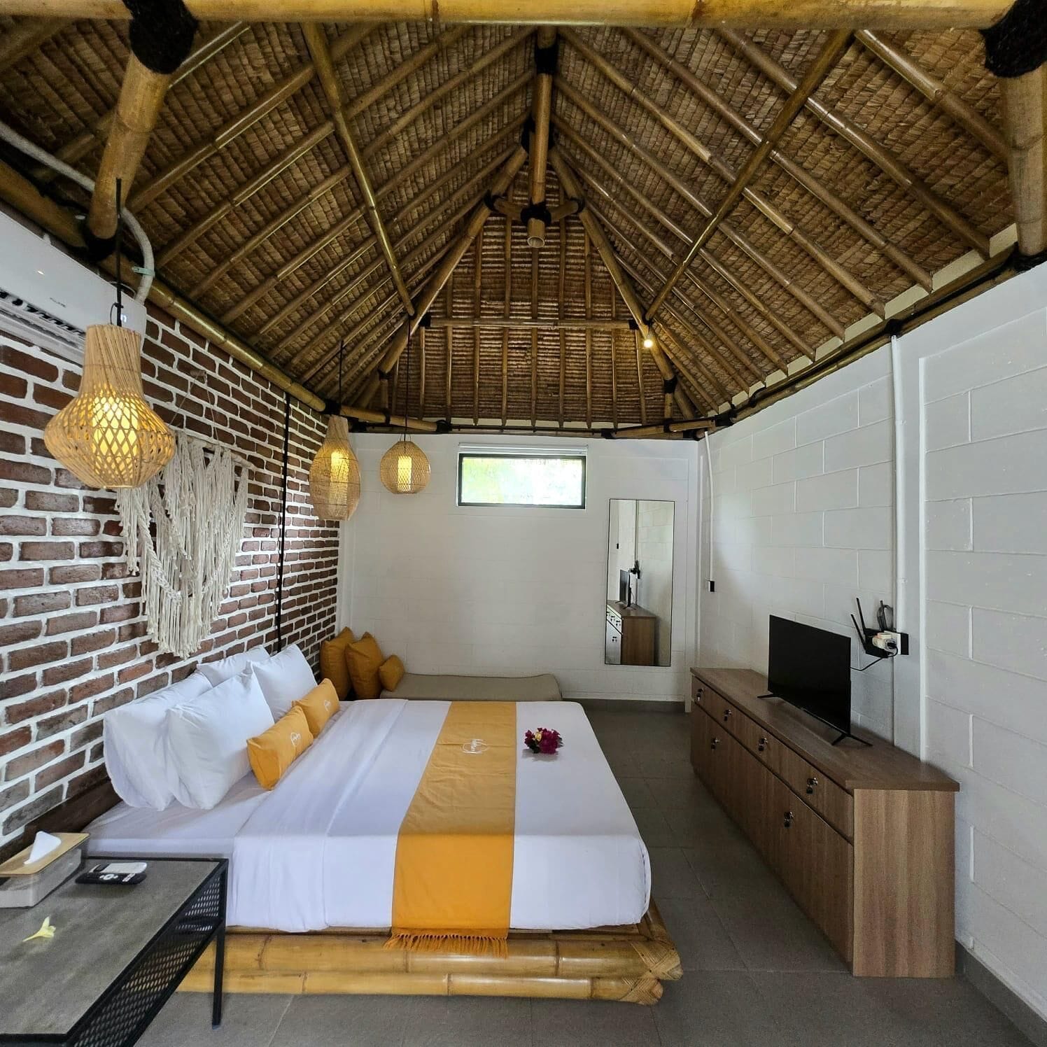 Grand tweepersoonskamer, 1 queensize bed, privébadkamer, uitzicht op tuin | Een bureau, een laptopwerkplek, gratis wifi, beddengoed