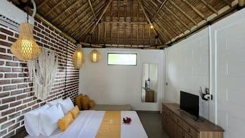 Grand Double Room, 1 Queen Bed, Private Bathroom, Garden View