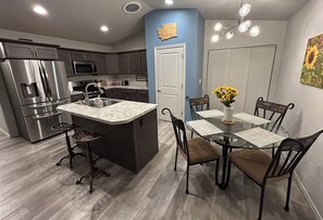 Dining - Columbia River View near Toyota Center, Family-Friendly Home in Kennewick (Kennewick)