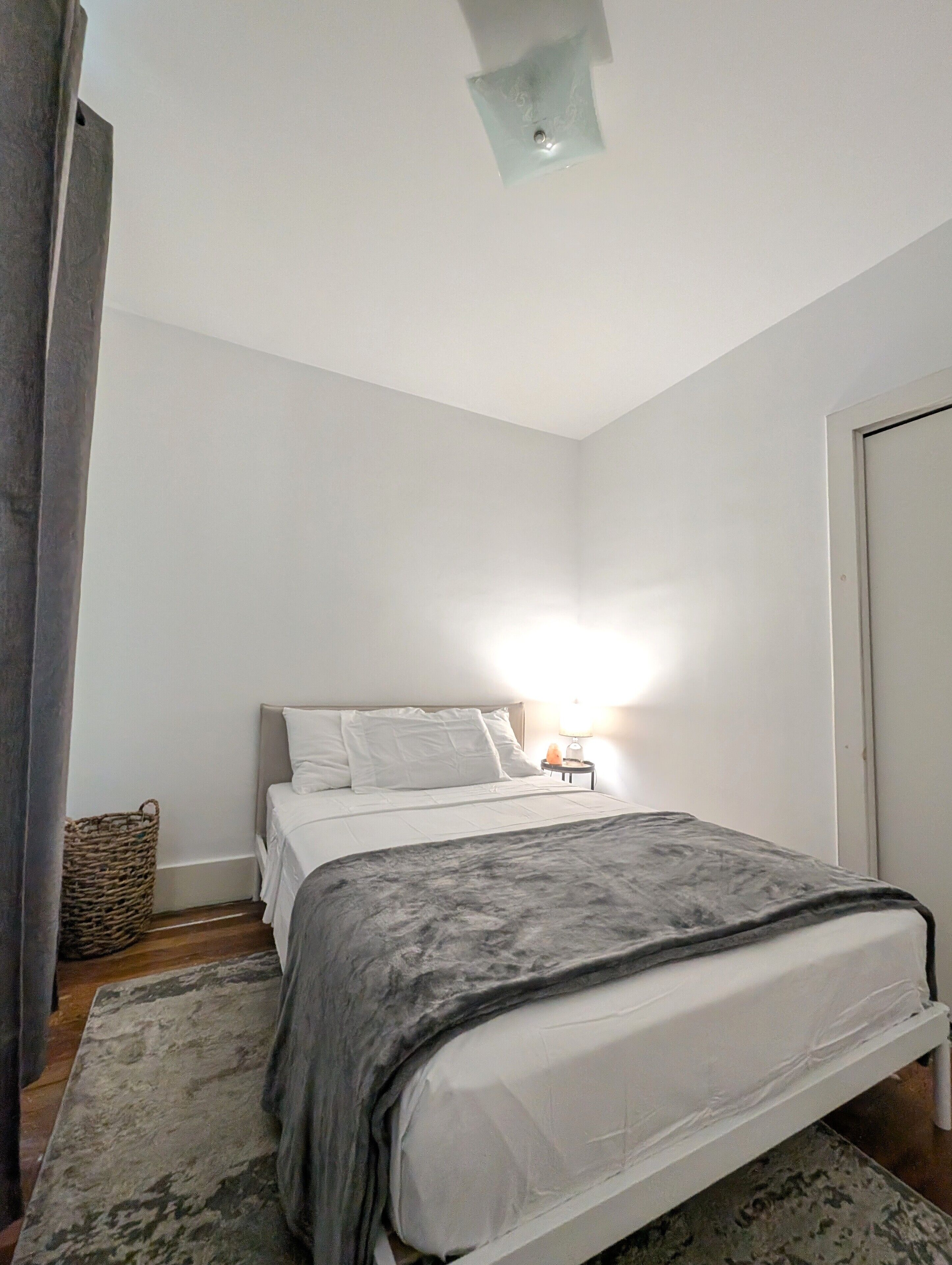 Fer et planche à repasser, Wi-Fi, draps fournis