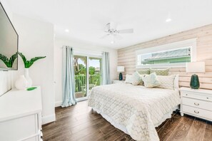 8 bedrooms, iron/ironing board, free WiFi, bed sheets - Luxury House w/ Heated Pool & Spa, Walk to Beach (Siesta Key)