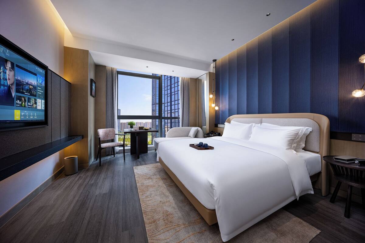 Basic enkelrum - utsikt mot staden | Mörkläggningsgardiner, strykjärn/strykbräda och gratis wi-fi