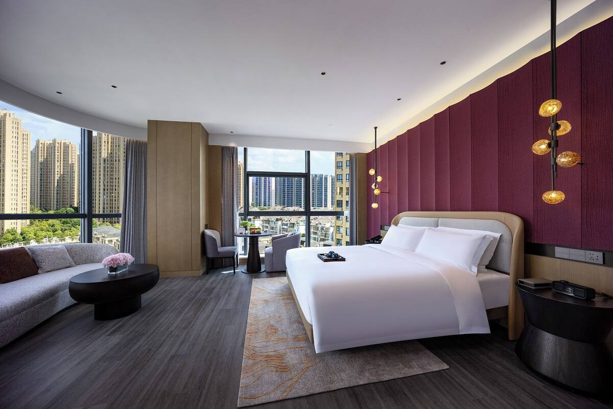 Basic Studio Suite, City View | Blackout curtains, iron/ironing board, free WiFi