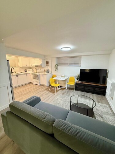 Cozy inner city  2BR 2BTHR basement