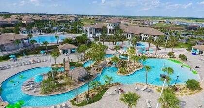 Sleeps up to 20-house with private pool & spa