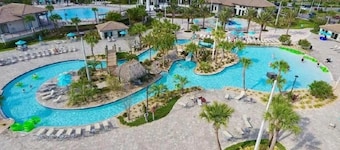 Sleeps up to 20-house with private pool & spa