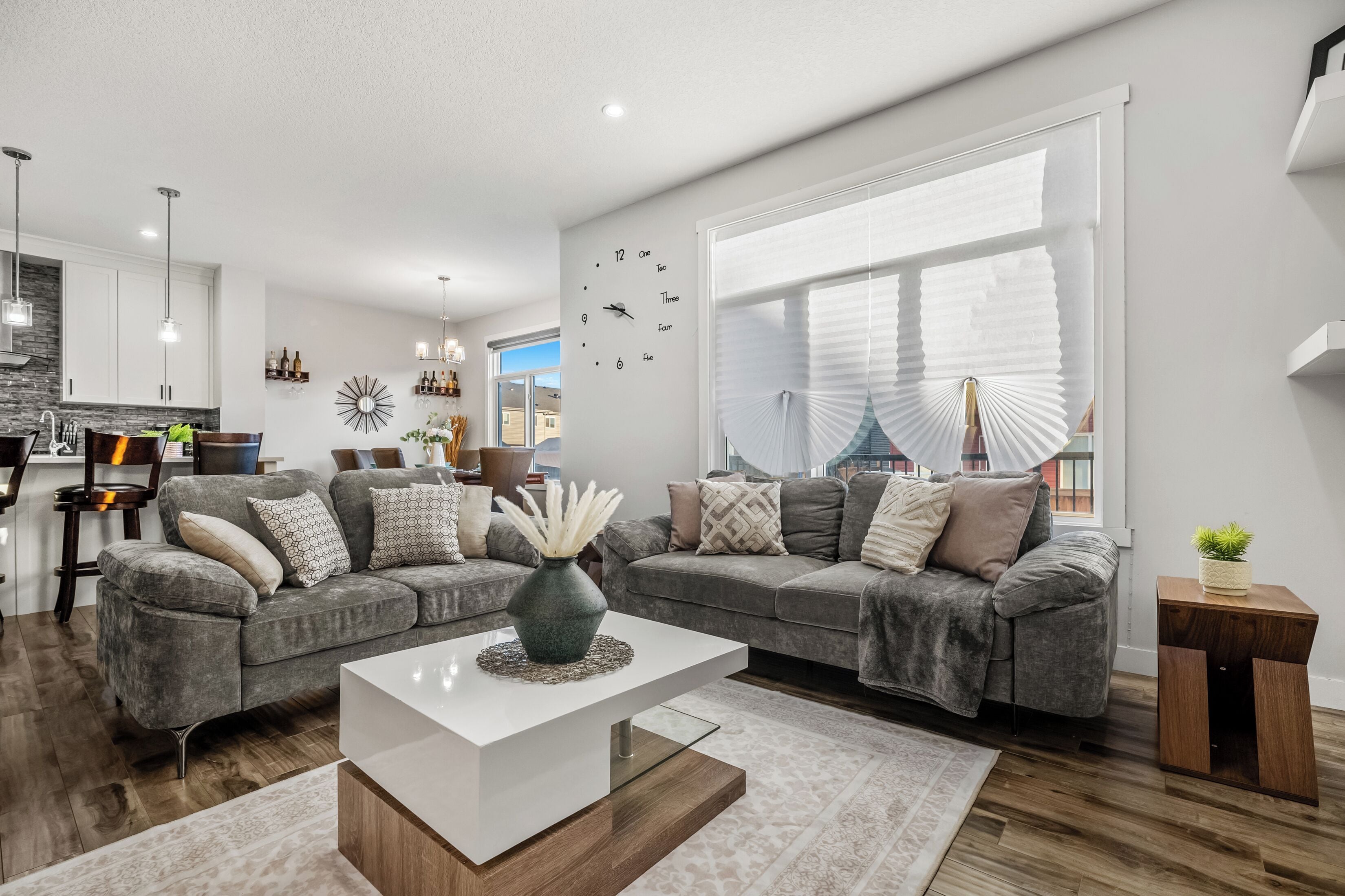 Smart TV, fireplace, table football