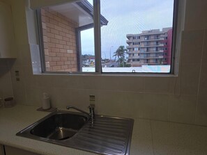 Interior - Location Location CRYSTAL WATERS 7 Ocean Corridor View Restaurants Town Centre (Forster)
