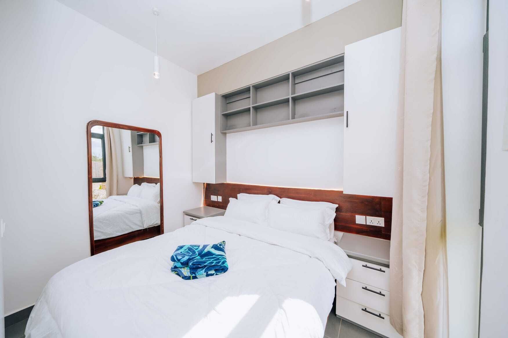 Iron/ironing board, internet, bed sheets