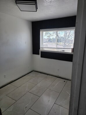 Interior - Spacious 4 Bedroom, 2 Bathroom newly remodeled and modernized home. (El Paso)