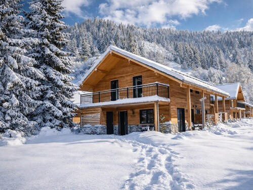 Chalet avec sauna près du lac et des pistes