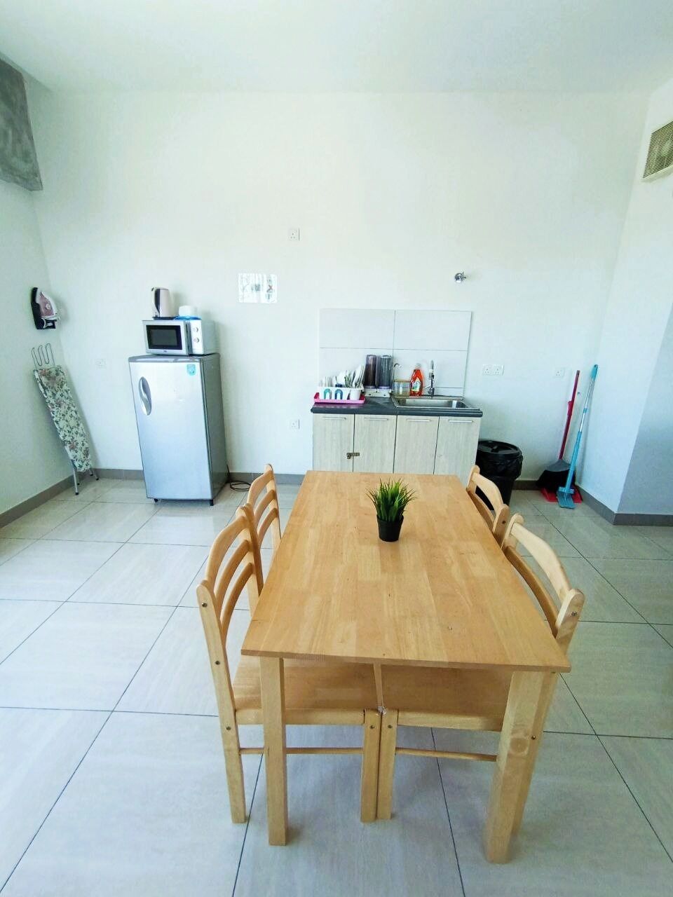 Makan di kamar