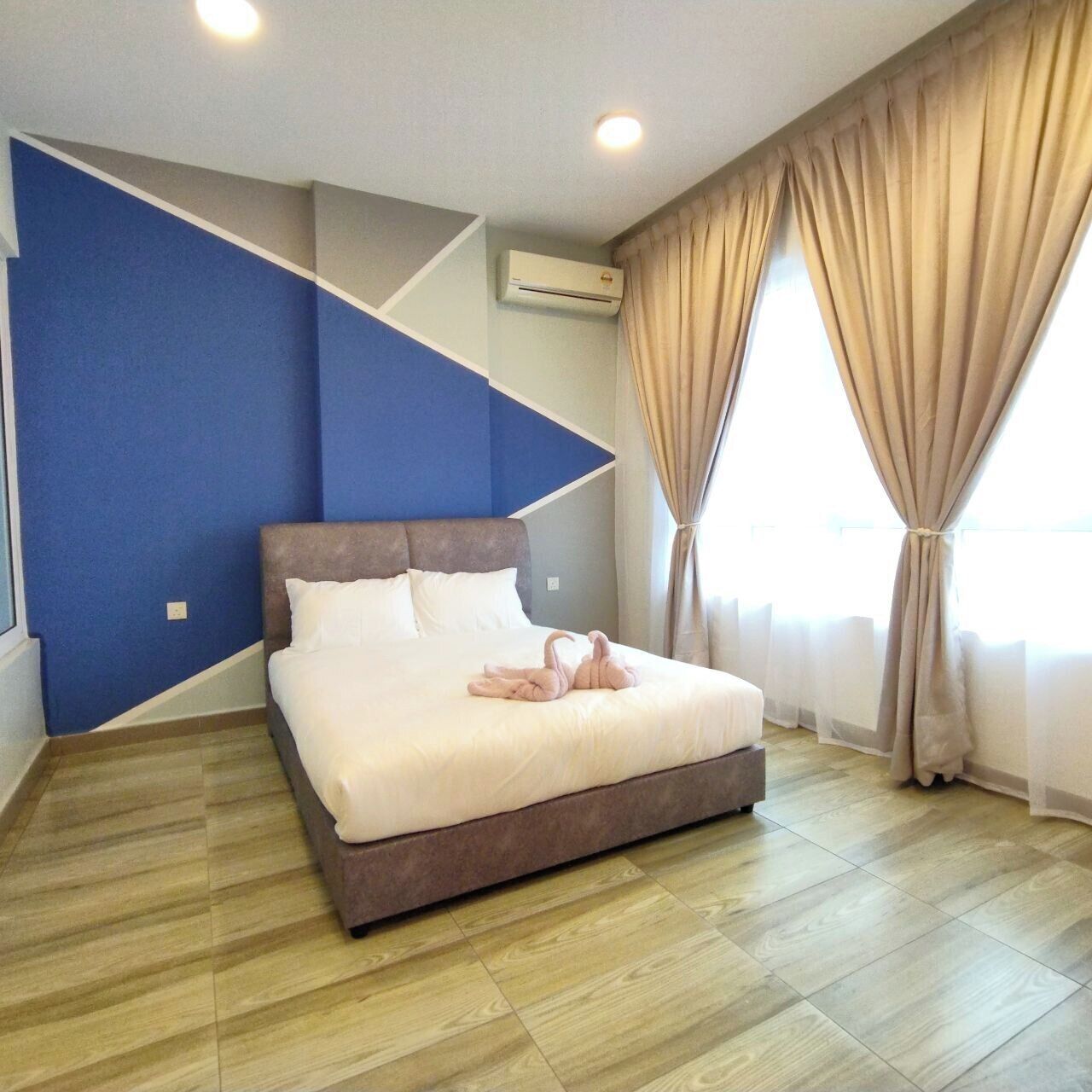 Blackout curtains, iron/ironing board, free WiFi