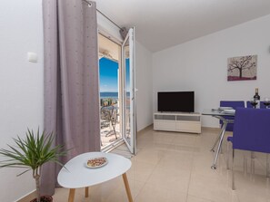 Dining - Luxury apartment Nina by Interhome (Bast)