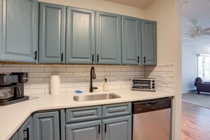 Coffee/tea maker, fridge, microwave, stovetop - Walk to Golf Course! Clymer Summer Escape w/ Deck (Clymer)