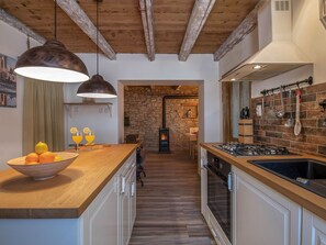Fridge, oven, cookware/dishes/utensils - mit Garten, Terrasse und Grill by Interhome (Pula/Krnica)