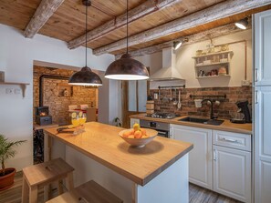 Fridge, oven, cookware/dishes/utensils - mit Garten, Terrasse und Grill by Interhome (Pula/Krnica)