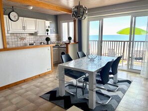 Dining - APPARTEMENT GRAND BALCON FACE MER WIFI GRATUIT by Interhome (Saint Jean de Monts)