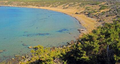 "Iptamena" mit Blick auf das Wasser by Interhome