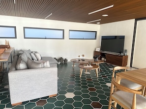 Smart TV - Arama Bay Bucerias | Infinity Pool + Rooftop + Beach Access (Bucerías)