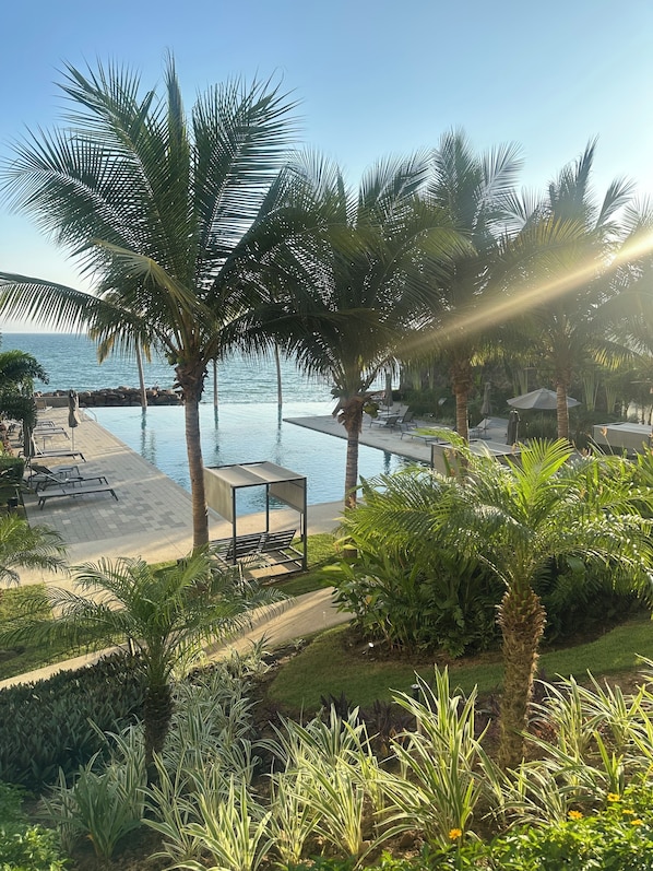 Outdoor pool, a heated pool - Arama Bay Bucerias | Infinity Pool + Rooftop + Beach Access (Bucerías)