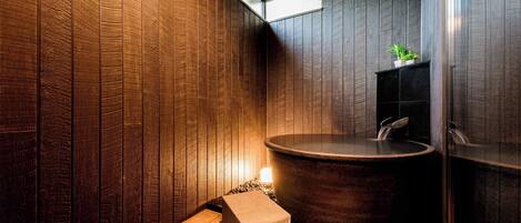 Deluxe Villa | Bathroom