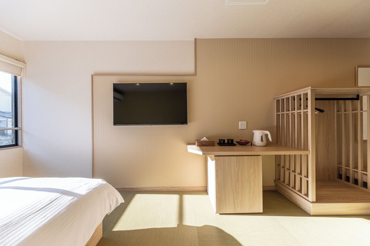 ห้องคลาสสิกดับเบิล, วิวภูเขา | โต๊ะทำงาน, Wi-Fi ฟรี