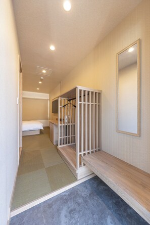 Phòng đôi phong cách cổ điển, quang cảnh núi | Bàn, truy cập Internet không dây miễn phí 