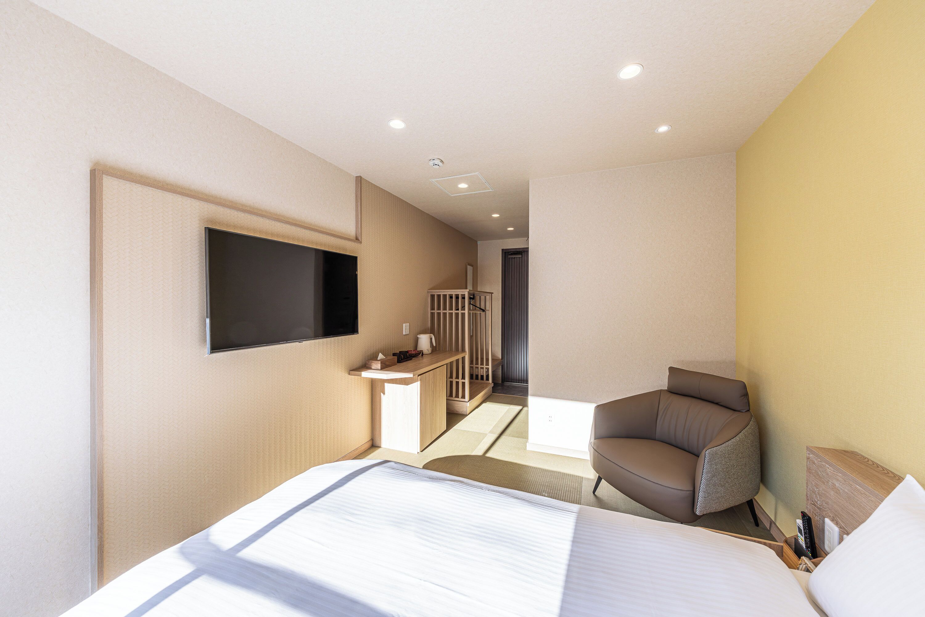 Classic Double Room, Mountain View | Desk, free WiFi