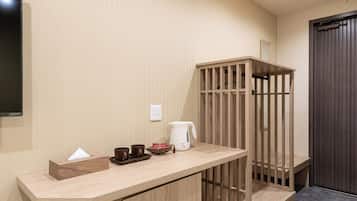 Classic Double Room, Mountain View | Interior