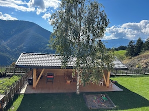 Terrace/patio - "Nock" | ZumMoarSepp - Holiday apartment in the Villnöss Valley (Trentino-Alto Adige)