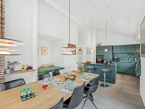 Dining - "Elenor" - 900m from the sea by Interhome (Løkken)