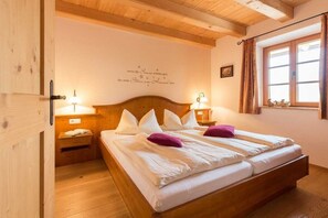 2 bedrooms, bed sheets - Vacation apartment Magdalena (Chieming)