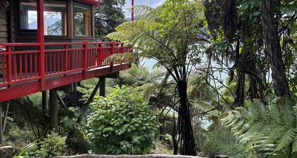 Cozy retreat, accessible by road and water, with amazing views!