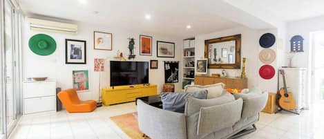 Téléviseur, chaîne audio