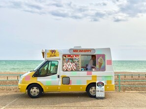 Beach nearby - Perfect Pad nr Beach + Lanes | Parking | Sleeps 4 (Brighton and Hove)