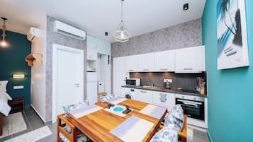 Micro-ondes, four, plaque de cuisson, lave-vaisselle