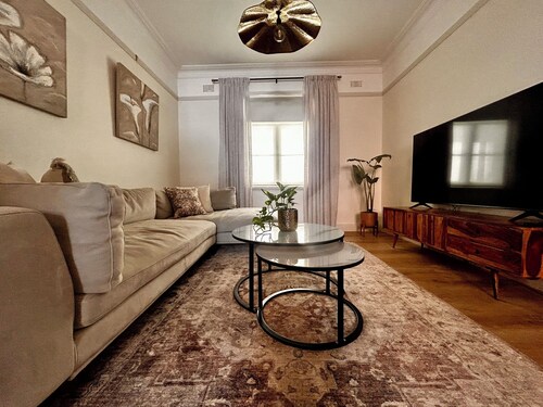 River + Rose | Boutique 1930s Bungalow in Tumut