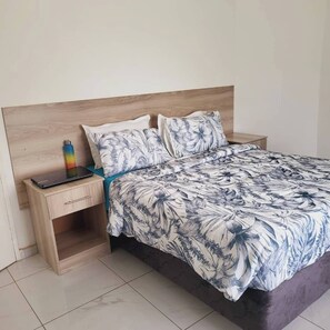 Iron/ironing board, internet, bed sheets - Familyfriendlyhome4u (Bulawayo)