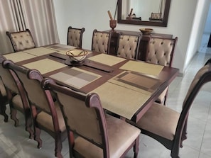 Dining - Familyfriendlyhome4u (Bulawayo)