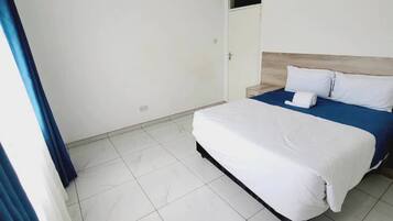 Iron/ironing board, Internet, bed sheets